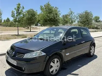 Usado Renault Mégane Dynamique 120 CV (88 kW) 2006 Negro Berlina