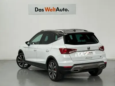 Usado Seat Arona FR 115 CV (84 kW) 2024 Blanco SUV