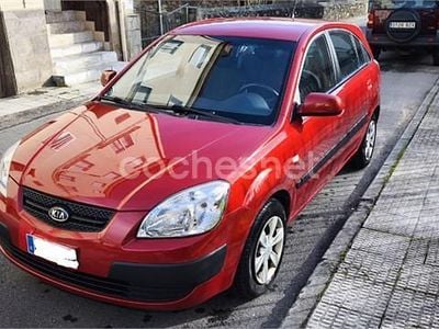 Usado Kia Rio Active 94 CV (69 kW) 2006 Rojo Berlina