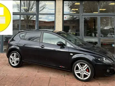 Begagnad Seat Leon Copa 105 HK (77 kW) 2011 Svart Halvkombi