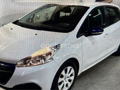 Begagnad Peugeot 208 68 HK (50 kW) 2015 Vit Halvkombi