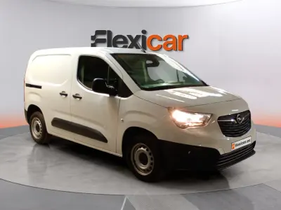 Usado Opel Combo Edition+ 102 CV (75 kW) 2021 Blanco Monovolumen