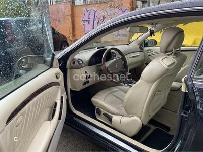 Negro Usado 2005 Mercedes CLK220 Elegance Coupe | 3900 €