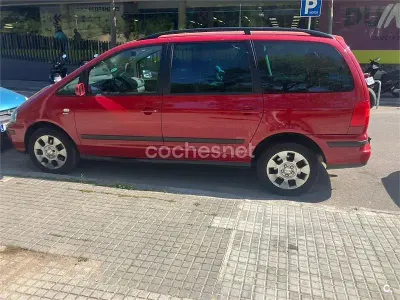 Usado Seat Alhambra Reference 150 CV (110 kW) 2006 Rojo Monovolumen