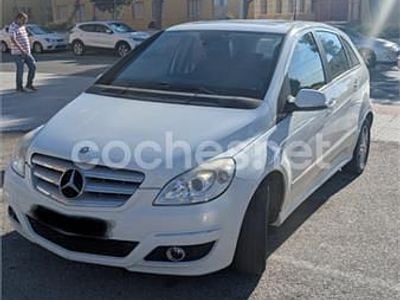 Mercedes B200