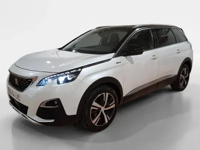 Usado Peugeot 5008 GT-line 130 CV (95 kW) 2020 Blanco SUV
