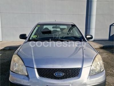 Gris / plata Usado 2006 Kia Rio EX Berlina | 2200 € (Buen precio)