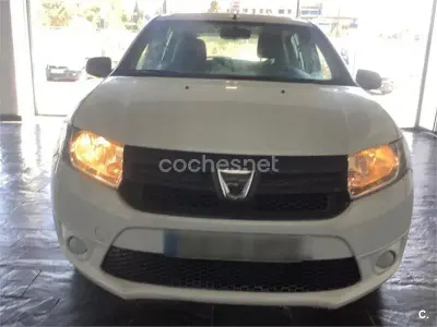 Usado Dacia Sandero Base 75 CV (55 kW) 2013 Blanco Berlina