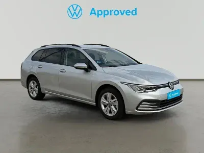Usado VW Golf VIII Life 110 CV (80 kW) 2023 Gris / plata Familiar