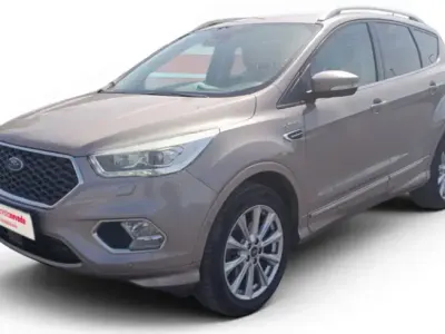 Usado Ford Kuga Vignale 150 CV (110 kW) 2019 Beige SUV