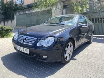 Usado Mercedes C180 Sport Edition 143 CV (105 kW) 2007 Azul Berlina
