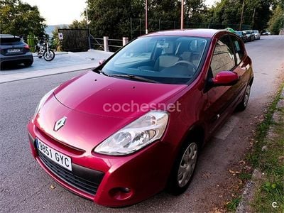 Usado Renault Clio II Authentique 75 CV (55 kW) 2010 Granate Berlina