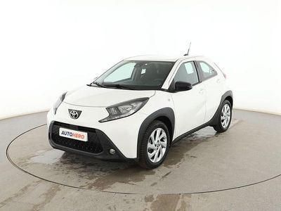 Usado Toyota Aygo X Play 72 CV (52 kW) 2022 Blanco SUV