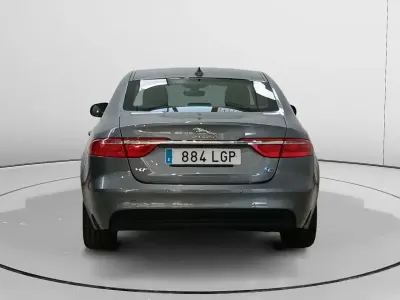 Usado Jaguar XF Pure 163 HP (119 kW) 2020 Cinzento Sedan