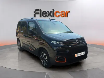 Usado Citroën Berlingo Feel 131 CV (96 kW) 2020 Negro Monovolumen