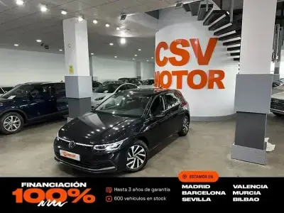 Käytetty VW Golf VIII 207 HP (152 kW) 2022 Musta Sedan