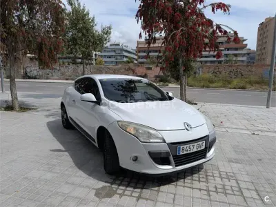 Usado Renault Mégane Dynamique 180 CV (132 kW) 2010 Blanco Berlina