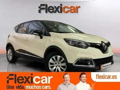 Usado Renault Captur Zen 90 CV (66 kW) 2016 Beige SUV
