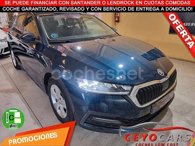 Azul Usado 2022 Skoda Octavia Active Familiar | 13.500 € (Precio justo)