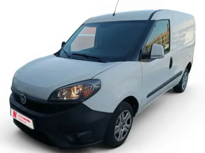 Usado Fiat Doblò 95 CV (69 kW) 2021 Blanco Monovolumen