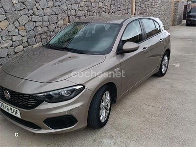 Usado Fiat Tipo Easy 95 CV (69 kW) 2018 Beige Berlina