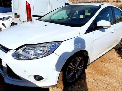 Usado Ford Focus Trend 125 CV (91 kW) 2014 Blanco Berlina