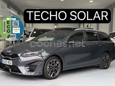 Usado Kia Ceed GT GT-Line 160 CV (117 kW) 2023 Gris / plata Familiar