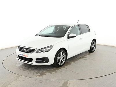 Usado Peugeot 308 Allure 130 CV (95 kW) 2019 Blanco Berlina