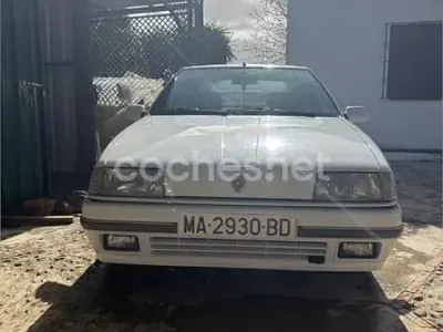 Usado Renault R9 95 CV (69 kW) 1995 Blanco Berlina