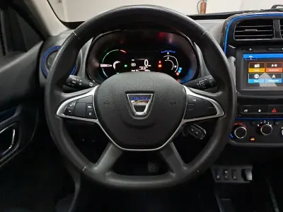 Usado Dacia Spring Comfort Plus 33 kW (45 CV) 2022 Negro Utilitario