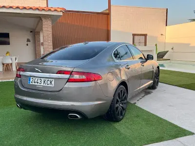 Usado Jaguar XF Luxury 240 CV (176 kW) 2010 Beige Berlina