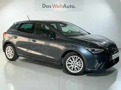 Usado Seat Ibiza FR 115 CV (84 kW) 2025 Gris / plata Utilitario