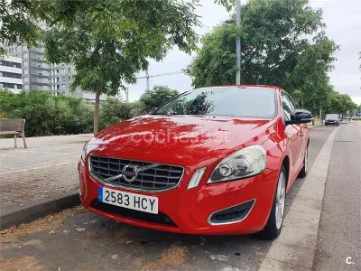 Usado Volvo V60 Summum 136 CV (100 kW) 2011 Rojo Familiar