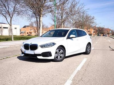 Begagnad BMW 118 Comfort Edition 136 HK (100 kW) 2021 Vit Halvkombi