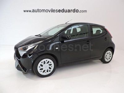 Usado Toyota Aygo X-play 72 CV (52 kW) 2020 Negro Utilitario