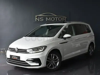 Usado VW Touran Sportline 150 CV (110 kW) 2021 Blanco Monovolumen