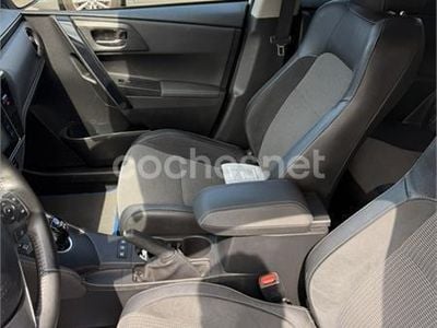 Toyota Auris Hybrid