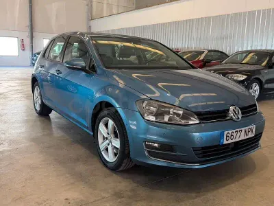 Usado VW Golf VII Advance 122 CV (89 kW) 2014 Azul Berlina