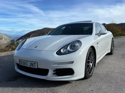Käytetty Porsche Panamera 4S