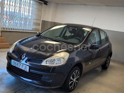 Negro Usado 2006 Renault Clio II Dynamique Berlina | 2700 € (Precio justo)