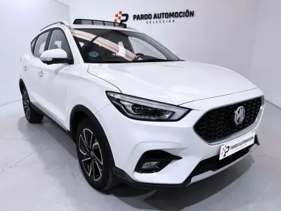Usado MG ZS Luxury 111 CV (81 kW) 2022 Blanco SUV