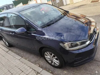 Usado VW Touran Business 115 CV (84 kW) 2017 Azul Monovolumen