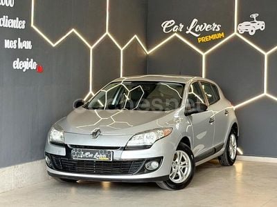 Usado Renault Mégane III Dynamique 110 CV (80 kW) 2012 Gris / plata Berlina