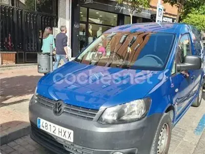 Usado VW Caddy Pro 75 CV (55 kW) 2014 Azul Monovolumen