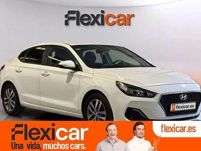 Usado Hyundai i30 120 CV (88 kW) 2018 Blanco Berlina