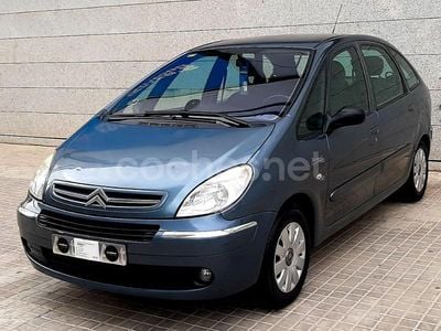 Usado Citroën Xsara Picasso Exclusive 92 CV (67 kW) 2007 Gris / plata Monovolumen
