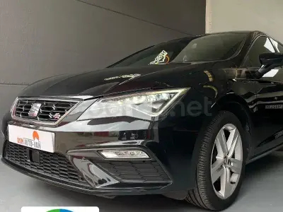 Usado Seat Leon FR 130 CV (95 kW) 2021 Negro Berlina