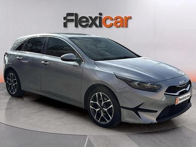 Begagnad Kia Ceed 100 HK (73 kW) 2021 Grå Halvkombi