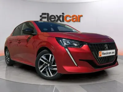 Usado Peugeot 208 Allure 101 CV (74 kW) 2023 Rojo Utilitario