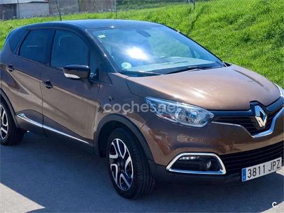 Usado Renault Captur Zen 90 CV (66 kW) 2016 Marrón SUV